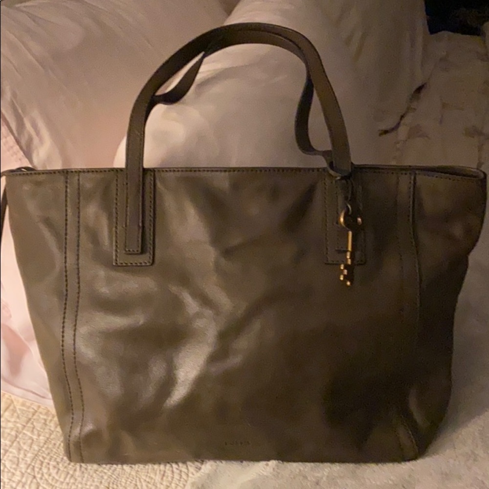 EUC Fossil Leather Tote...